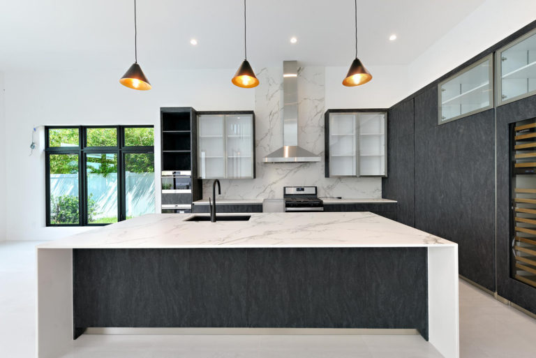 Bold Sleek Modern Residence