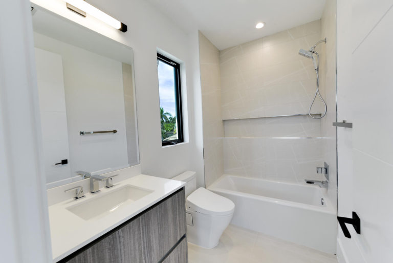 Bold Sleek Modern Residence