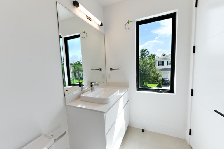 Bold Sleek Modern Residence