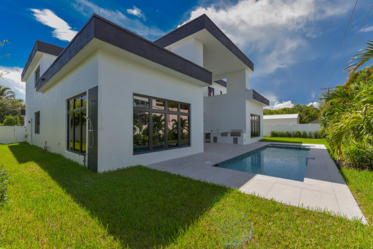 Bold & Sleek Modern Residence