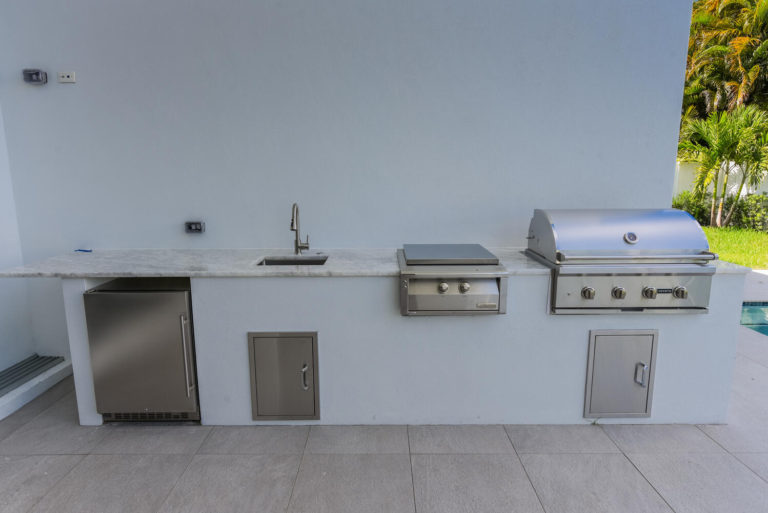 Bold & Sleek Modern Residence