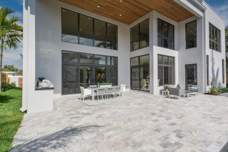 264-NE-4th-St-Boca-Raton-FL-large-008-66-Patio-1500x1000-72dpi