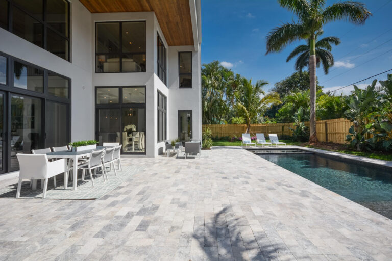 264-NE-4th-St-Boca-Raton-FL-large-016-68-Patio-1500x1000-72dpi
