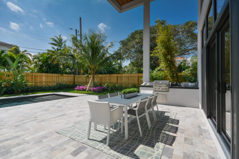 264-NE-4th-St-Boca-Raton-FL-large-020-61-Patio-1500x1000-72dpi
