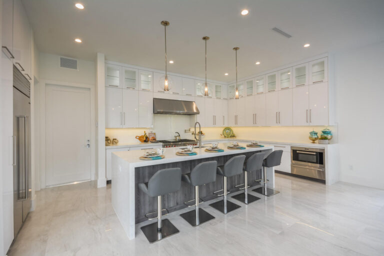 264-NE-4th-St-Boca-Raton-FL-large-024-73-Kitchen-1500x1000-72dpi